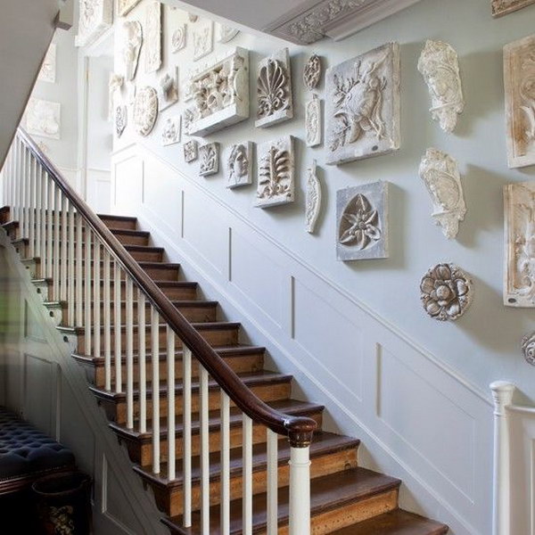 39 Chic Ways To Decorate Your Staircase Wall