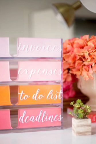 15 USEFUL TIPS TO ORGANIZE YOUR HOME OFFICE DESK SPACE