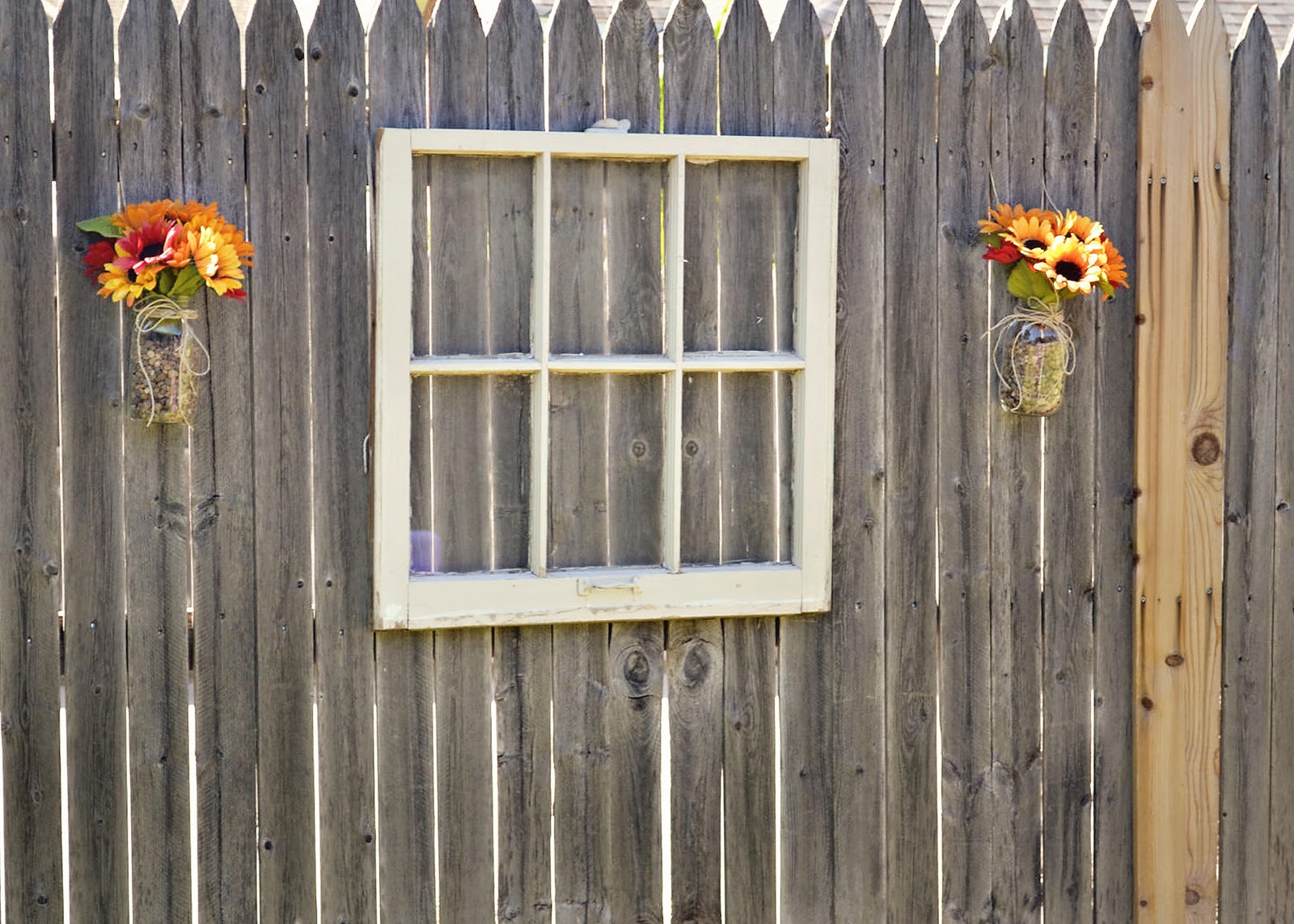 15 Fantastic Ideas For Decorating Your Garden Fence