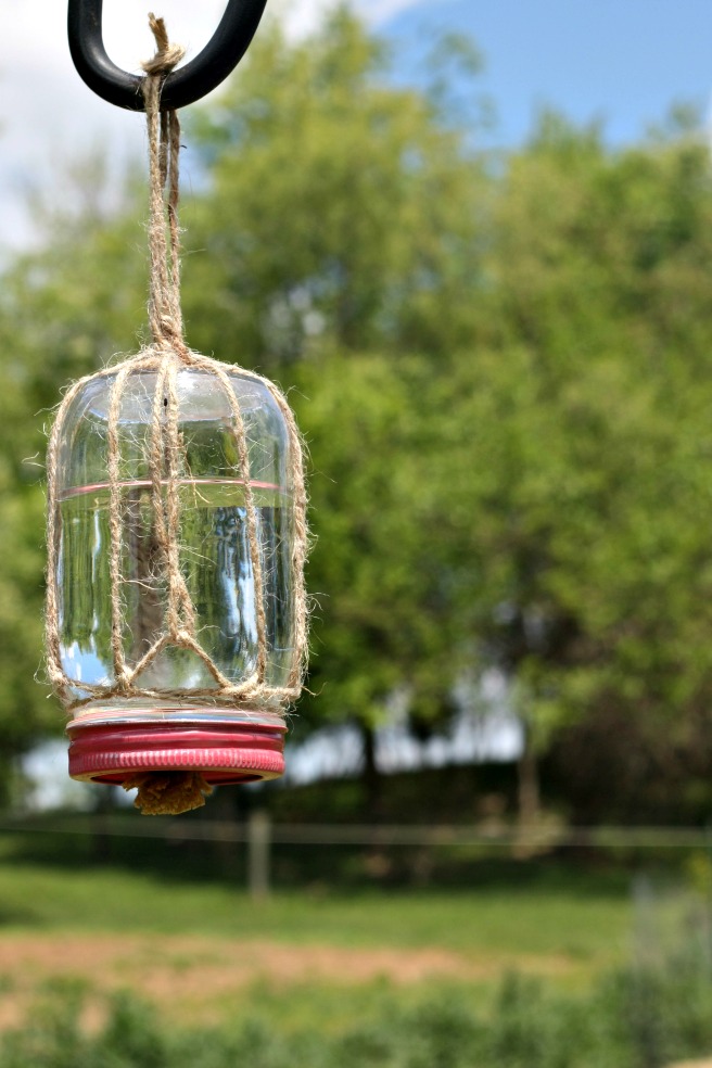 14 Awesome Ways To Use Mason Jars In The Garden