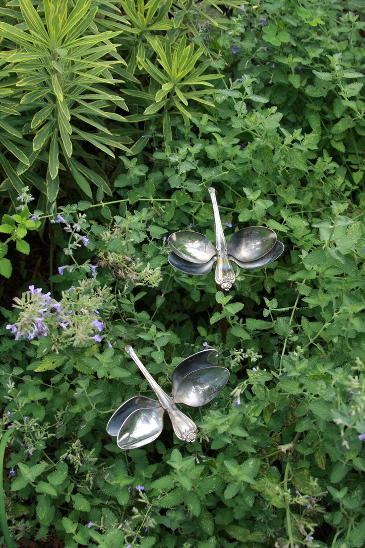 10 Great Ideas To Give Your Garden A Touch Of Whimsy