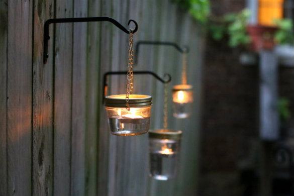 14 Awesome Ways To Use Mason Jars In The Garden