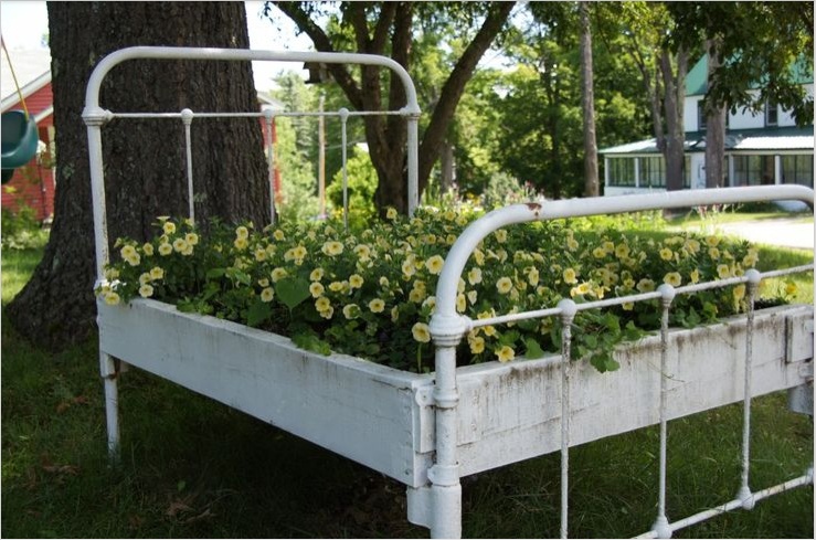 garden bed frame planter beds flower creative containers old repurposed iron raised diy frames vintage antique items planters flowers made