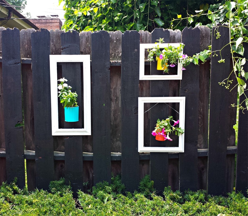 12 Creative Ways To Decorate Your Garden Fence