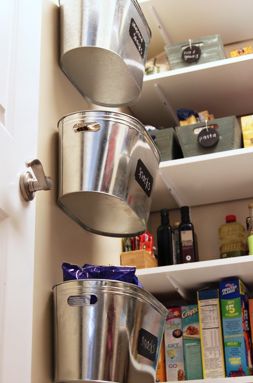 10 Easy Organizing and Storage Solutions For Your Tiny Kitchen