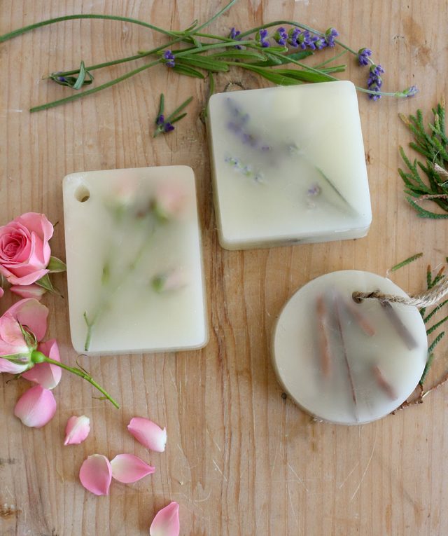 10 DIY Ideas To Make Your Home Smell Lovely And Fresh