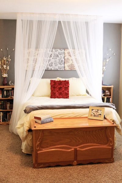 10 Beautiful DIY Canopy Beds