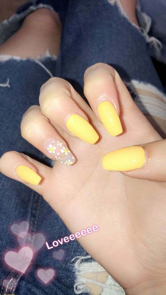 60 Stunning Yellow Nail Designs for 2022