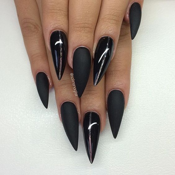 36 Stunning Black Stiletto Nail Designs