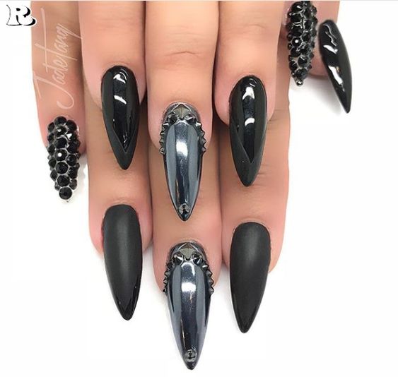 36 Stunning Black Stiletto Nail Designs