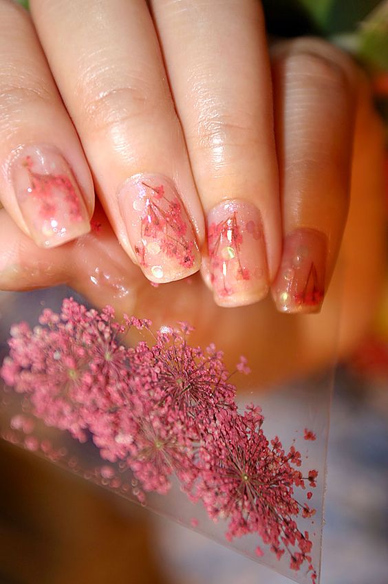 54 Pretty Dried Flower Nail Art Designs