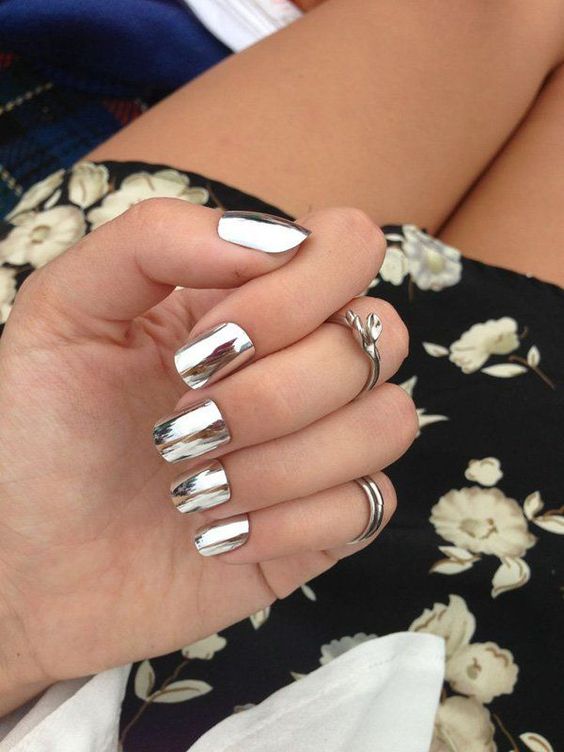 37 Stunning Silver Chrome Nail Art Designs and Ideas