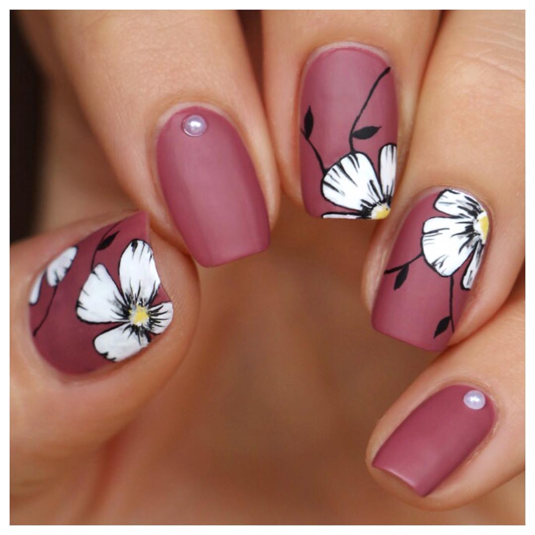 65 Stylish Floral Nail Art Designs