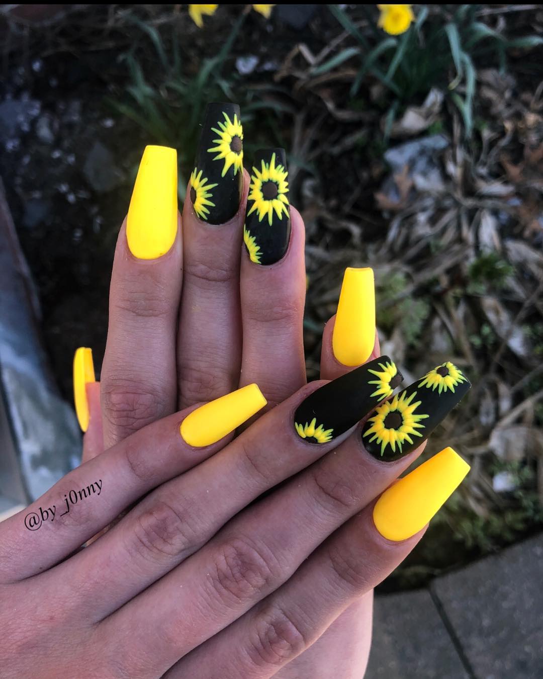 50 Amazing Sunflower Nail Designs For Summer