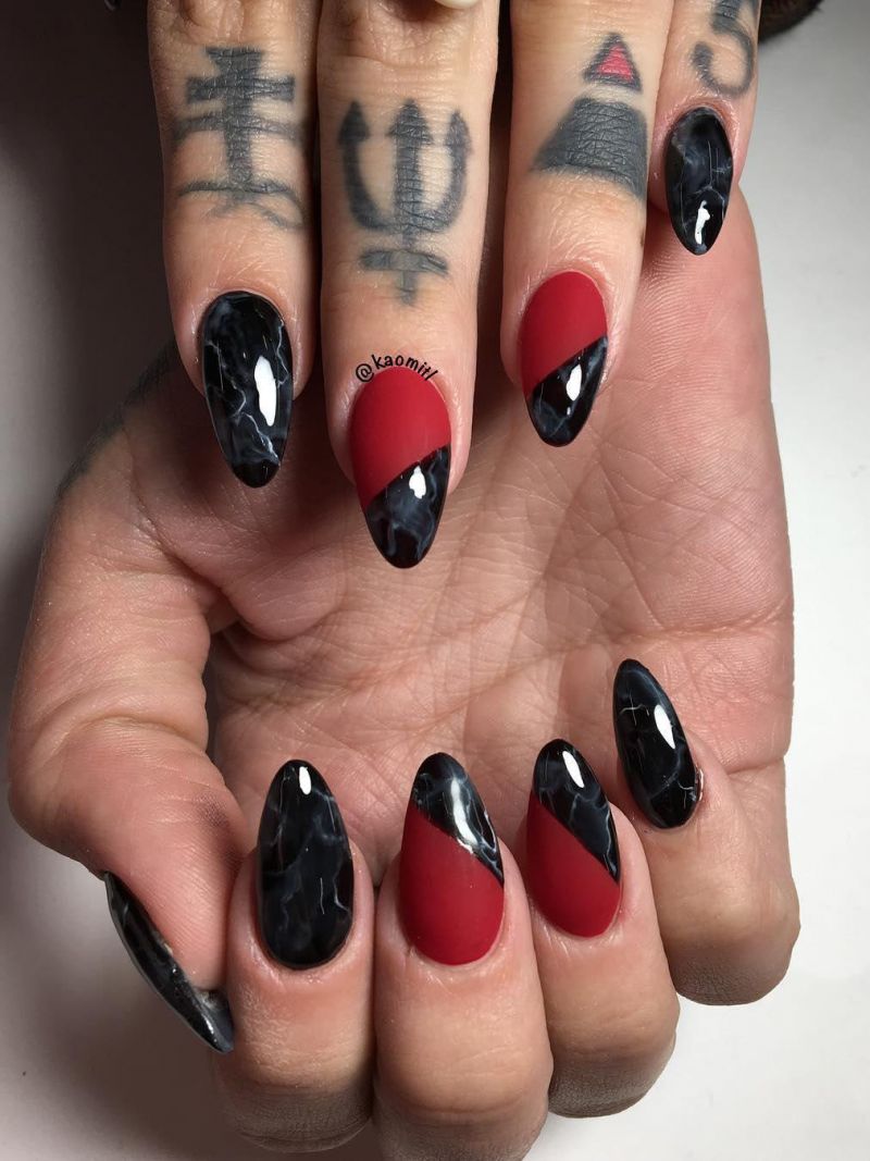 50 Trendy Black Marble Nails You Must Try