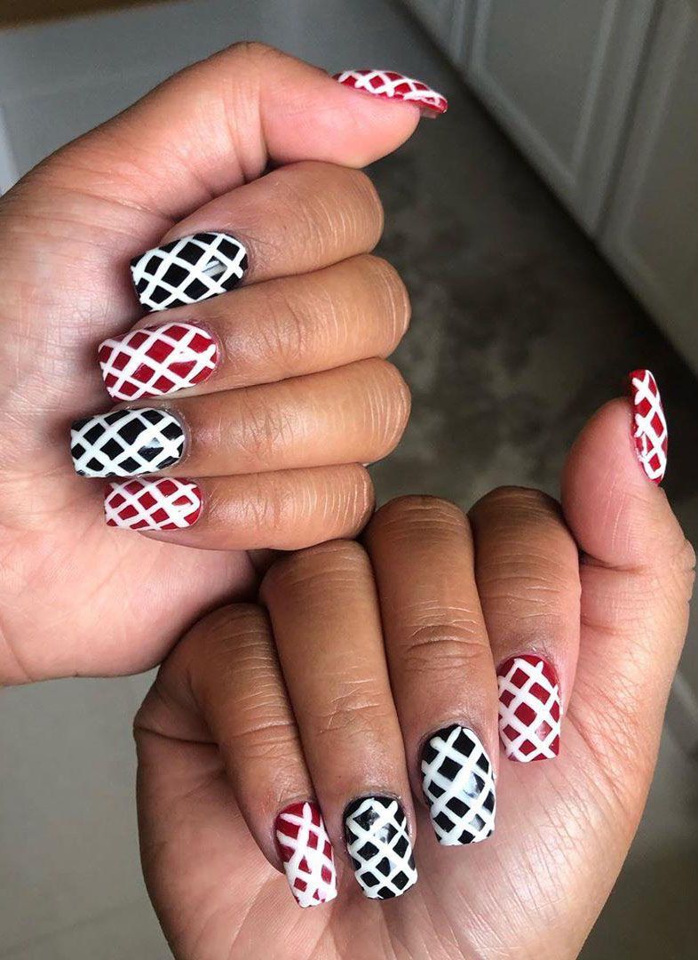40 Trendy Fishnet Nails to Fall In Love With