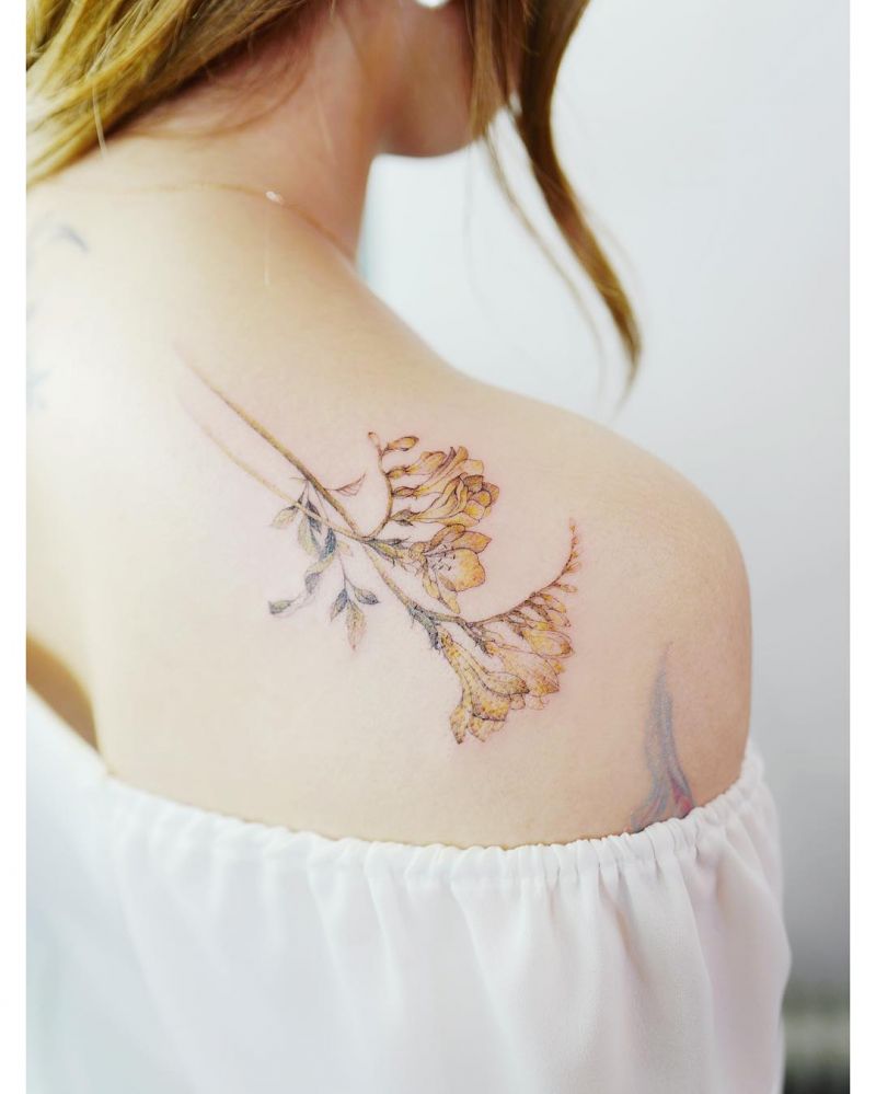 55 Elegant Shoulder Tattoos for Women You Must Try