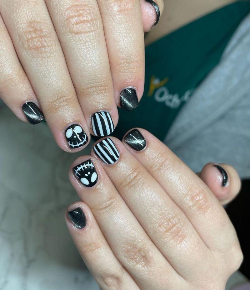 30 Trendy Striped Nails You Will Love