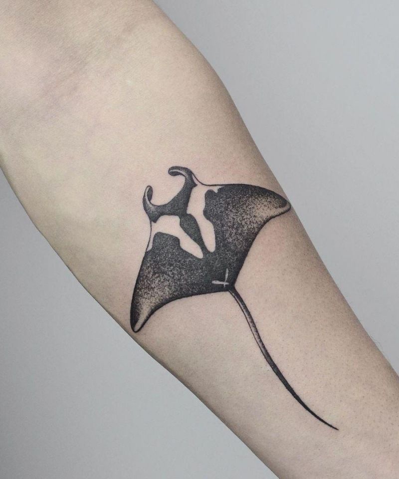 20 Amazing Stingray Tattoo Designs and Ideas