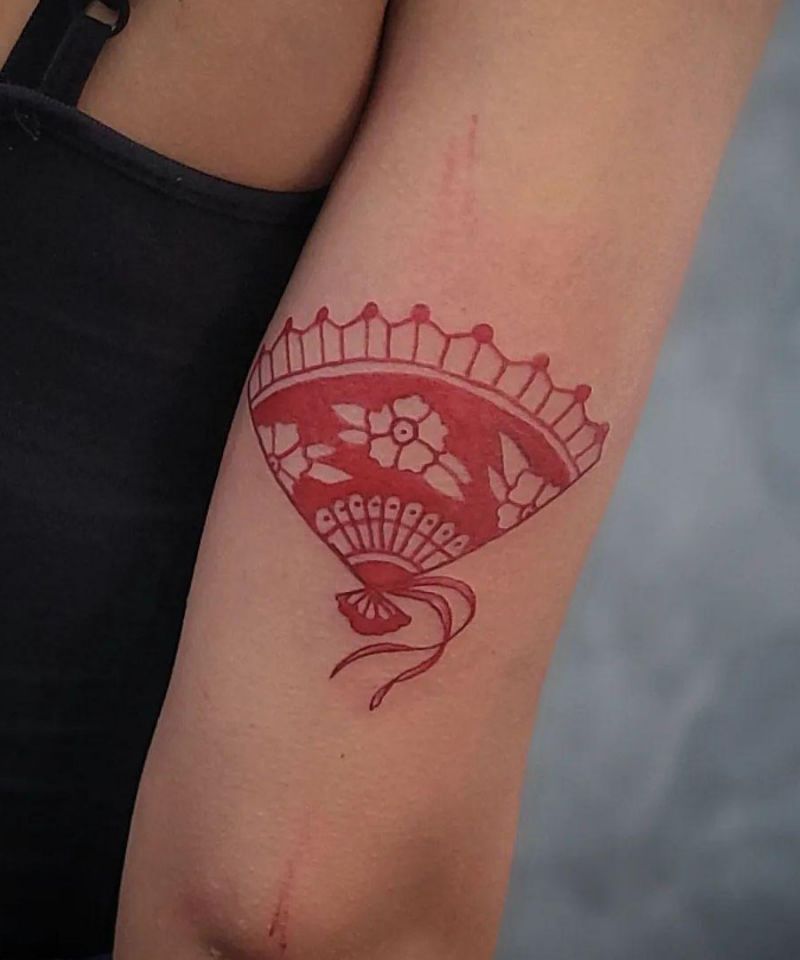 20 Beautiful Fan Tattoos for Your Next Ink