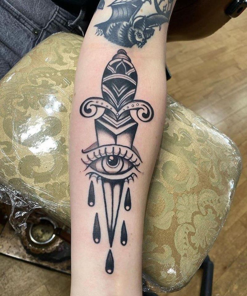 20 Unique Dagger Tattoos for Your Inspiration