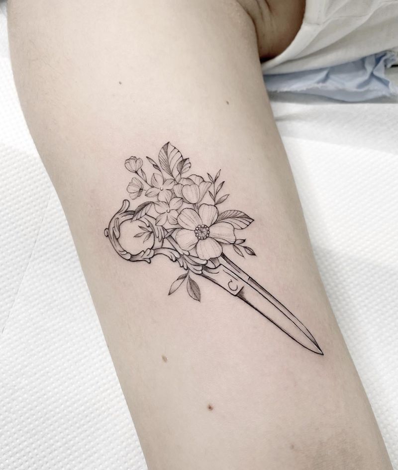 20 Scissor Tattoos That Make You Unique