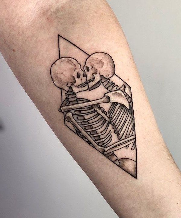 20 Cool Skeleton Tattoos That Make You Unique